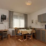 Hofer Konukevi Villach